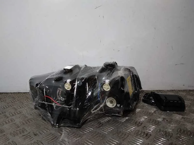 Faro Izquierdo para Audi A4 Berlina (8E)