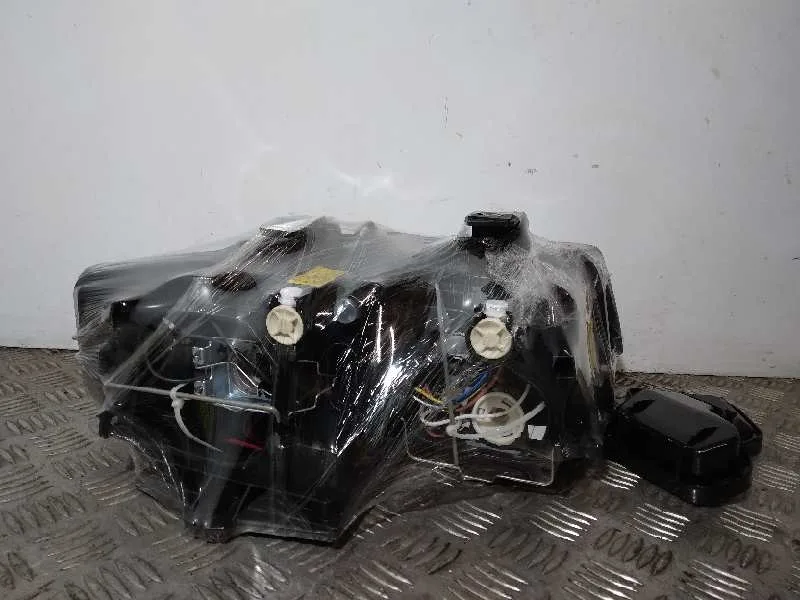 Faro Izquierdo para Audi A4 Berlina (8E)
