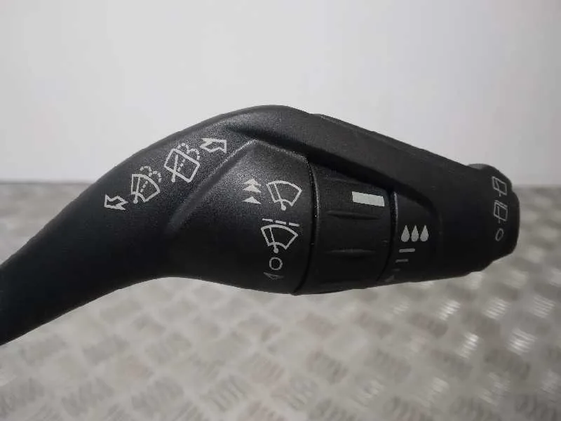Mando Limpia para Ford Kuga (Cbs)