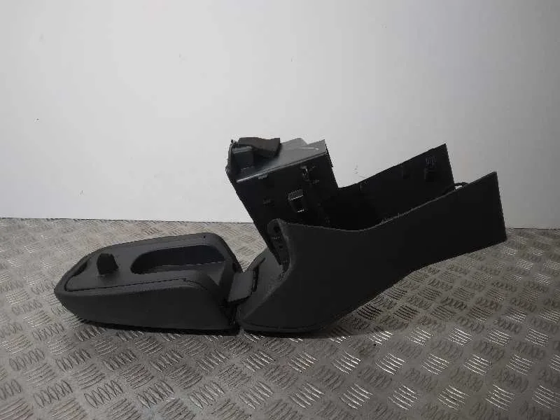 Apoyabrazos Central para Ford Kuga (Cbs)