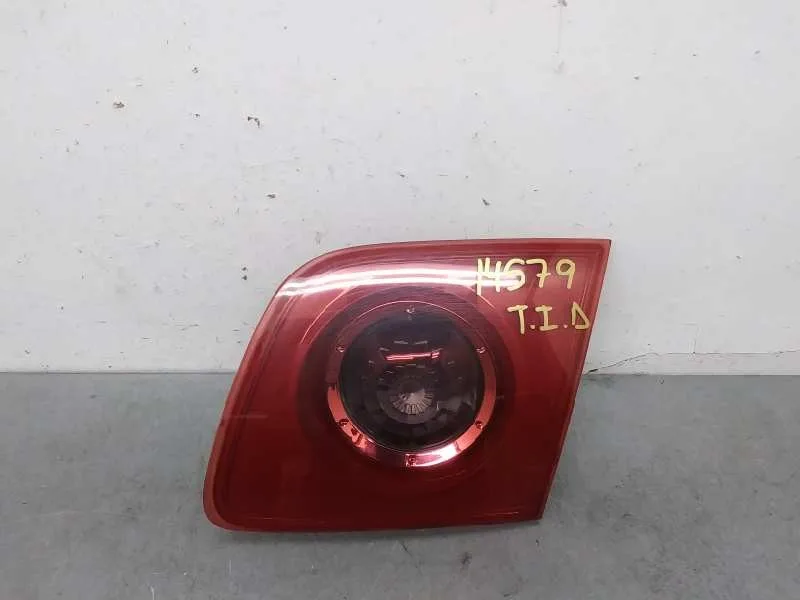 Piloto Trasero Derecho Interior para Mazda 3 Berlina (Bk)