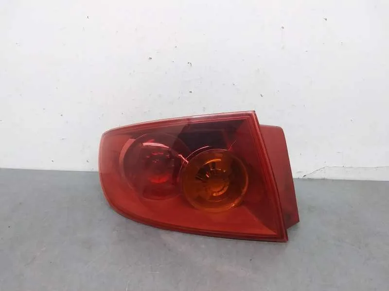 Piloto Trasero Izquierdo para Mazda 3 Berlina (Bk)