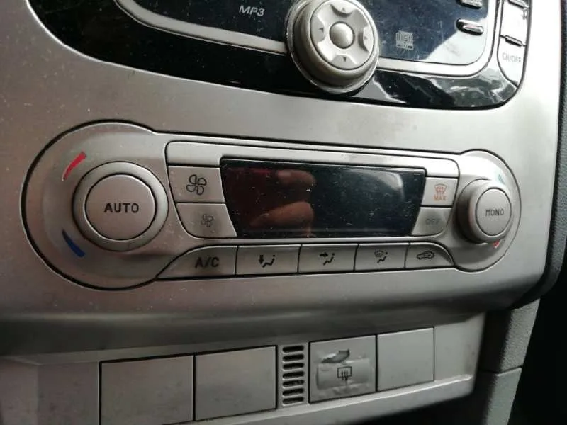 Mando Climatizador para Ford Focus Turnier (Cb4)