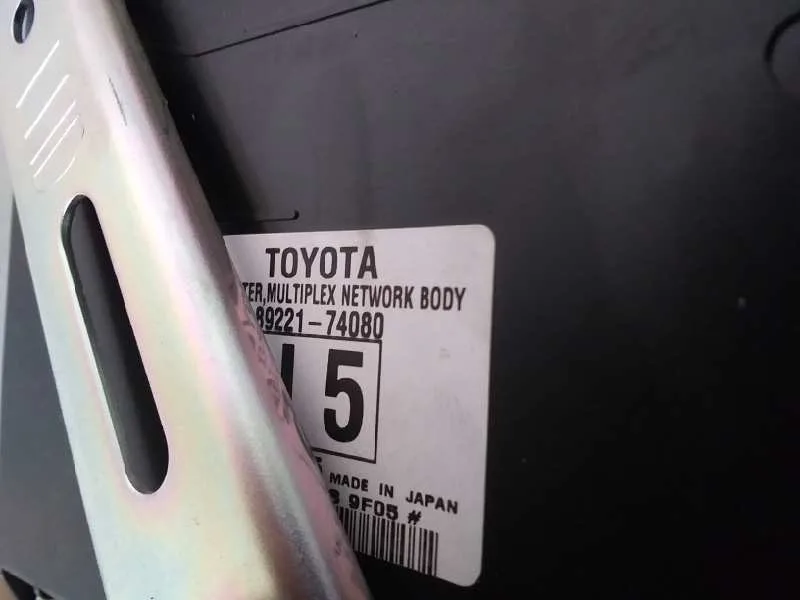 Caja Reles / Fusibles para Toyota Iq