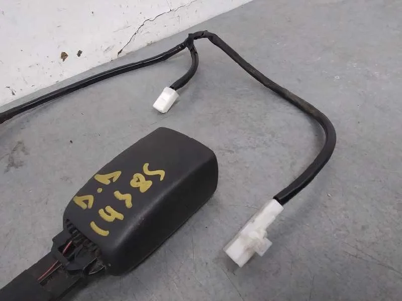 Enganche Cinturon para Toyota Corolla Verso (R1)