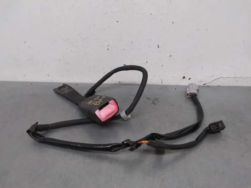 Enganche Cinturon para Toyota Corolla Verso (R1)