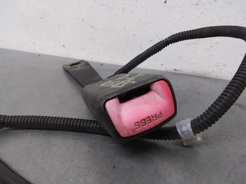 Enganche Cinturon para Toyota Corolla Verso (R1)
