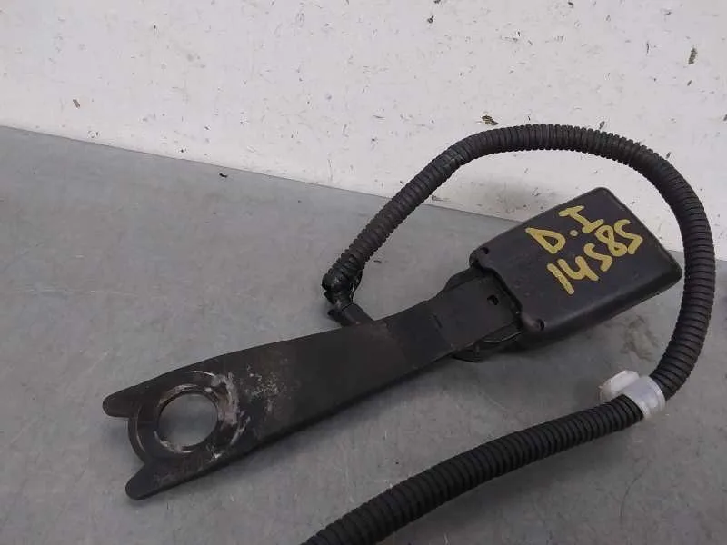 Enganche Cinturon para Toyota Corolla Verso (R1)