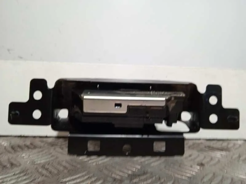 Cerradura Maletero / Porton para Peugeot 208
