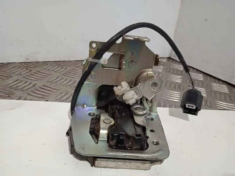 Cerradura Maletero / Porton para Nissan Nv 400