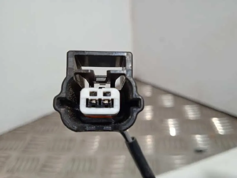 Cerradura Maletero / Porton para Nissan Nv 400