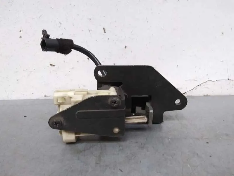 Cerradura Maletero / Porton para Alfa Romeo Gt (125)