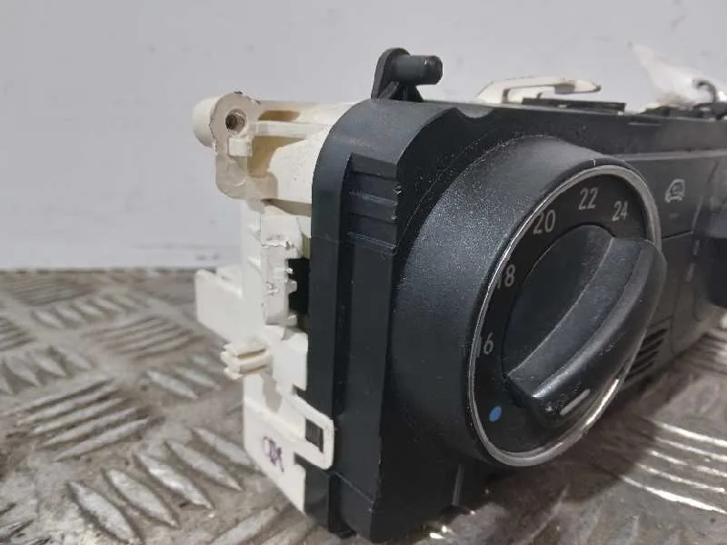 Mando Climatizador para Mercedes-Benz Clase A (W169)