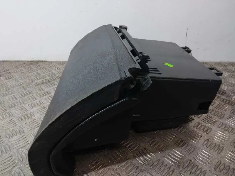 Guantera para Mercedes-Benz Clase A (W169)