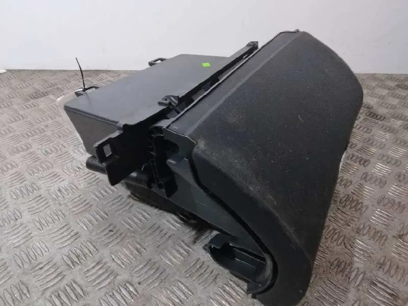 Guantera para Mercedes-Benz Clase A (W169)