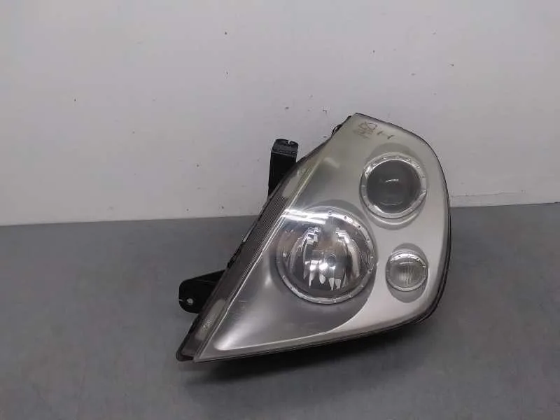 Faro Izquierdo para Ssangyong Rexton