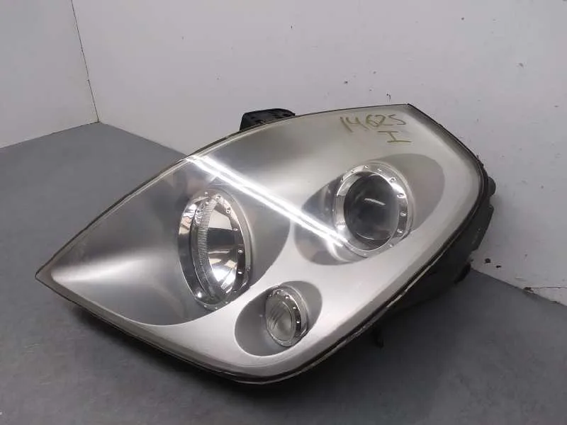 Faro Izquierdo para Ssangyong Rexton