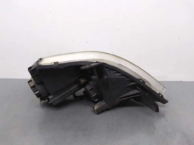 Faro Izquierdo para Ssangyong Rexton