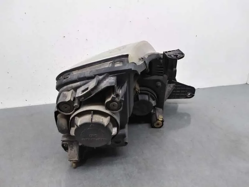 Faro Izquierdo para Ssangyong Rexton