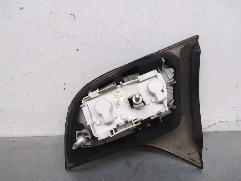 Piloto Trasero Izquierdo Interior para Audi A4 Avant (8E)
