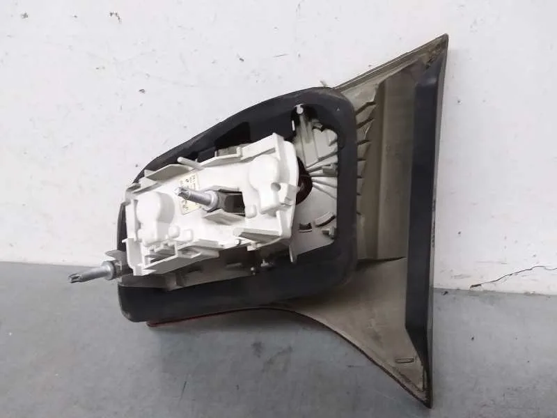 Piloto Trasero Izquierdo Interior para Audi A4 Avant (8E)