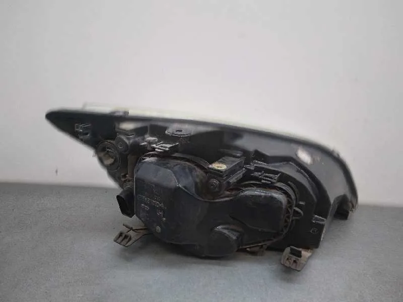 Faro Izquierdo para Ford Focus Berlina (Cap)