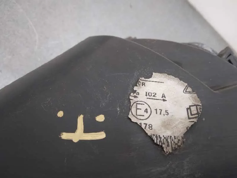 Faro Izquierdo para Ford Focus Berlina (Cap)