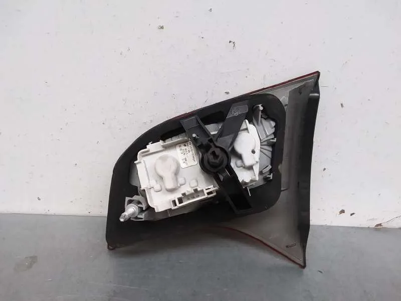 Piloto Trasero Izquierdo Interior para Audi A4 Avant (8E)