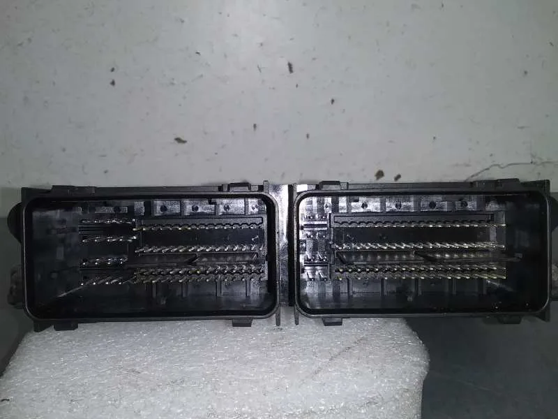 Centralita Motor Uce para Ford Focus Lim.