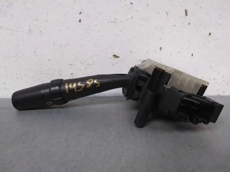 Mando Limpia para Toyota Corolla Verso (R1)
