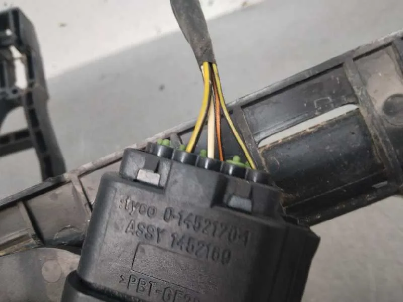 Cerradura Puerta Trasera Izquierda para Ford Focus Berlina (Cap)