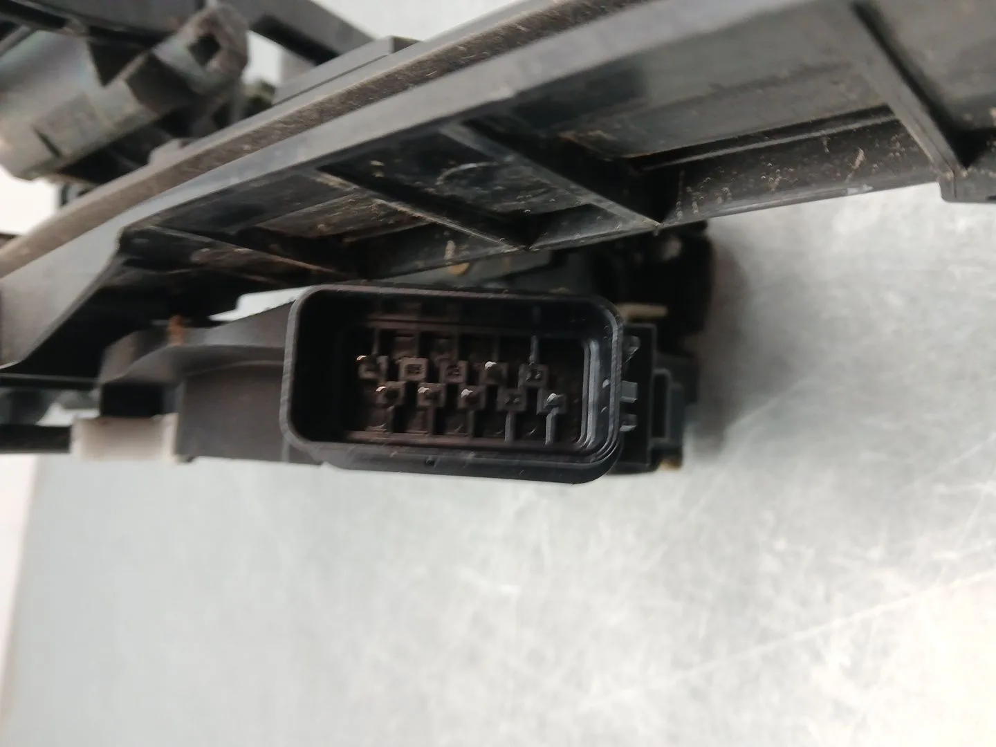 Cerradura Puerta Trasera Izquierda para Ford Focus Berlina (Cap)