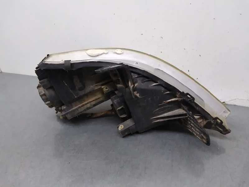 Faro Izquierdo para Ssangyong Rexton