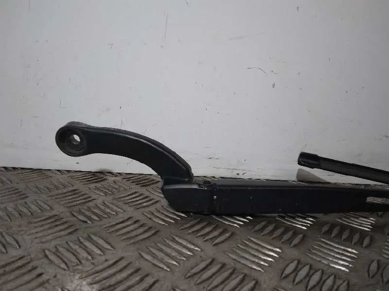 Brazo Limpia Delantero Izquierdo para Audi A4 Avant (8E)