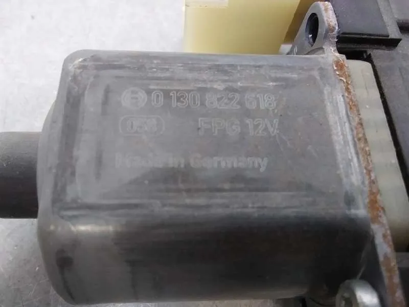 Motor Elevalunas Trasero Izquierdo para Ford Fiesta (Ccn)