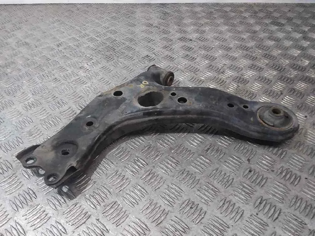 Brazo Suspension Inferior Delantero Derecho para Toyota Auris