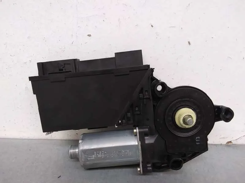Motor Elevalunas Trasero Izquierdo para Volkswagen Touareg (7La)