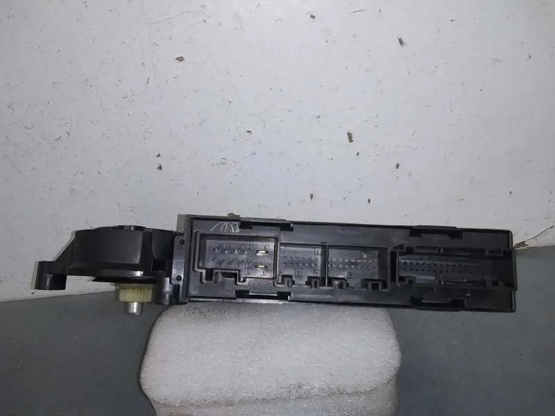 Motor Elevalunas Trasero Derecho para Volkswagen Touareg (7La)