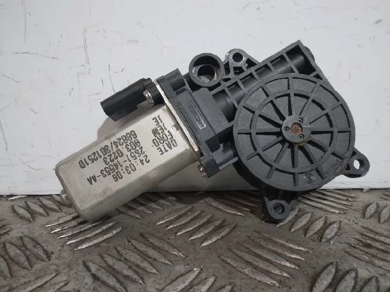 Motor Elevalunas Delantero Derecho para Ford Fiesta (Cbk)