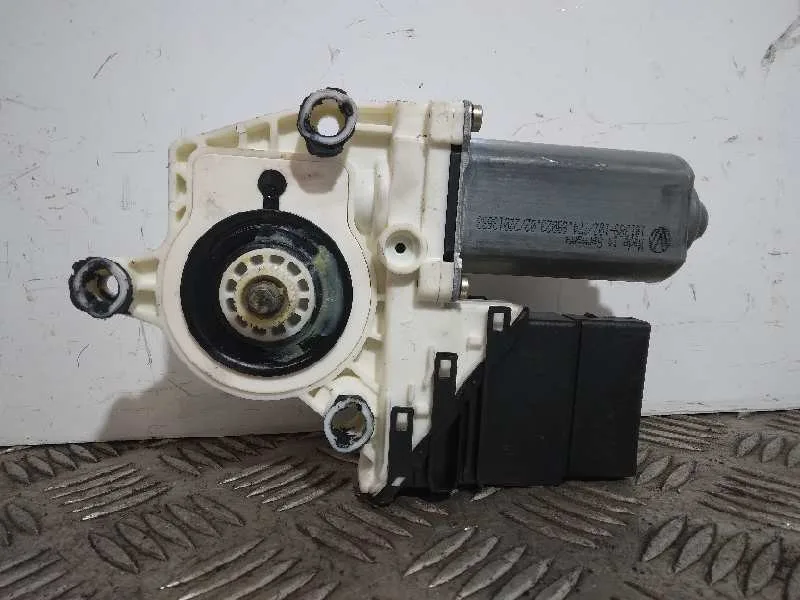 Motor Elevalunas Trasero Izquierdo para Volkswagen Bora Berlina (1J2)