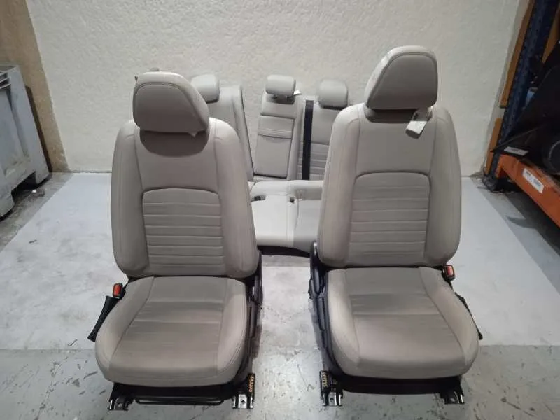 Juego Asientos Completo para Lexus Is