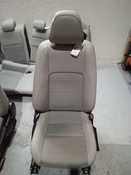 Juego Asientos Completo para Lexus Is