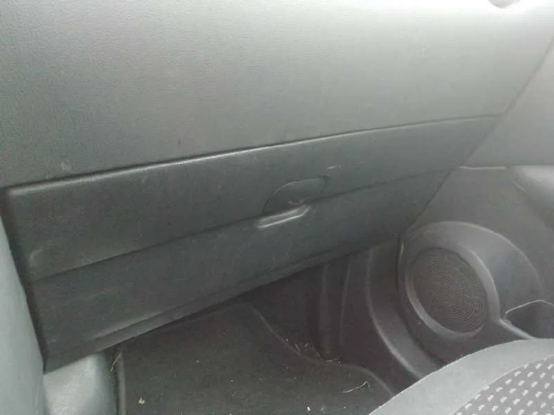 Guantera para Nissan Qashqai (J10)