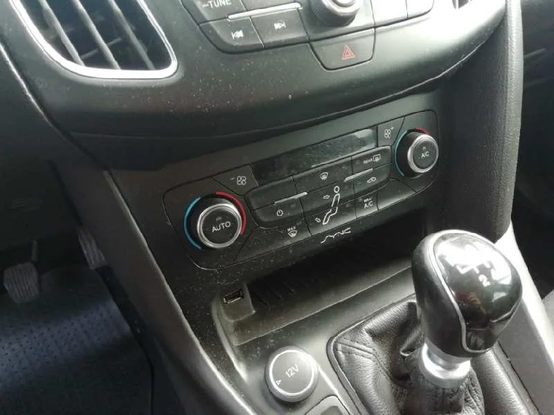 Mando Climatizador para Ford Focus Lim.