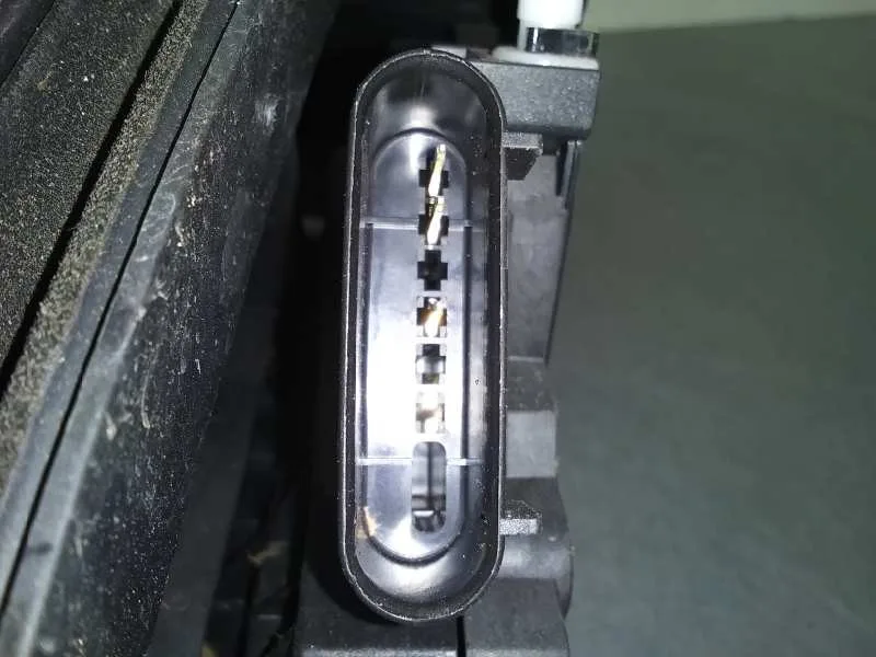 Cerradura Puerta Trasera Derecha para Ford Focus Lim.