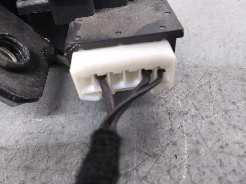 Cerradura Maletero / Porton para Ford Fiesta (Ce1)