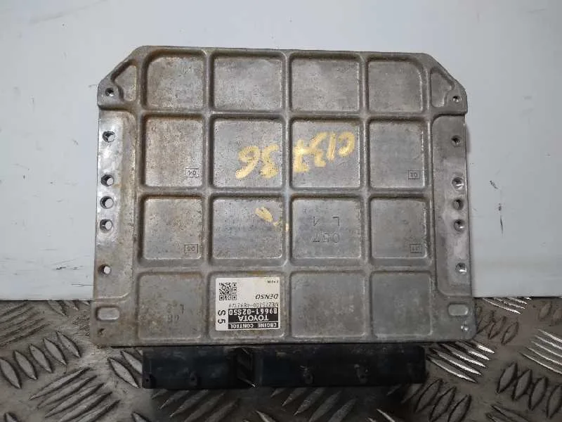 Centralita Motor Uce para Toyota Auris