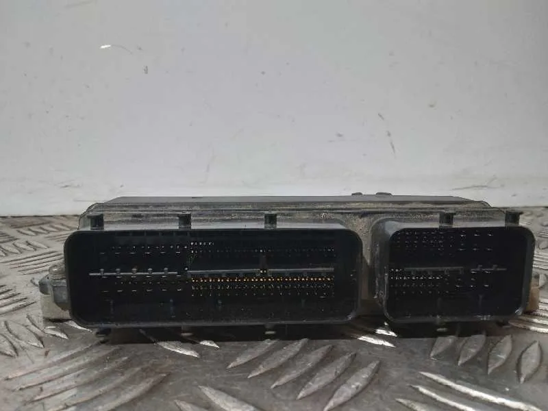 Centralita Motor Uce para Toyota Auris