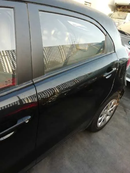 Puerta Trasera Izquierda para Kia Rio