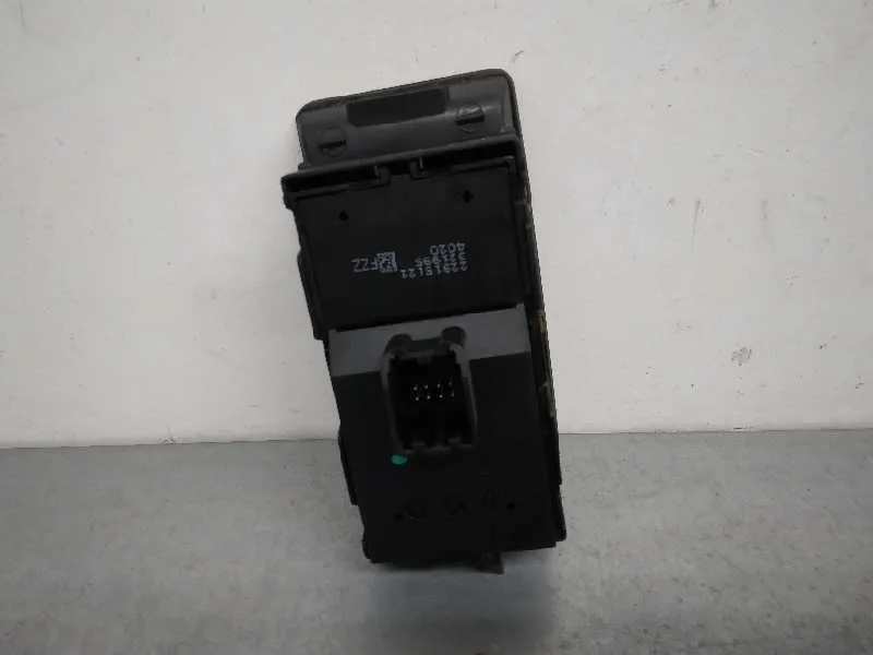 Mando Elevalunas Delantero Izquierdo para Opel Insignia Berlina